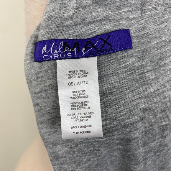 Miley Cyrus Gray Infinity Scarf 62" Around X 8" Wide 100% Polyester - Picture 4 of 4